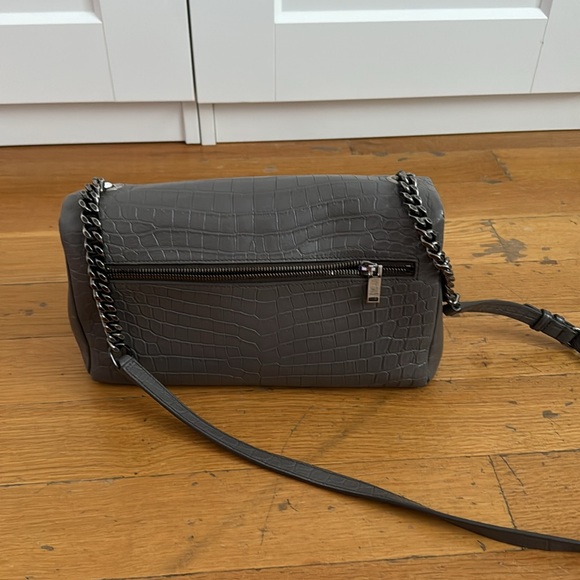 YVES SAINT LAURENT
Grey Croc Embossed Leather West Hollywood Medium Shoulder Bag - Picture 4 of 7